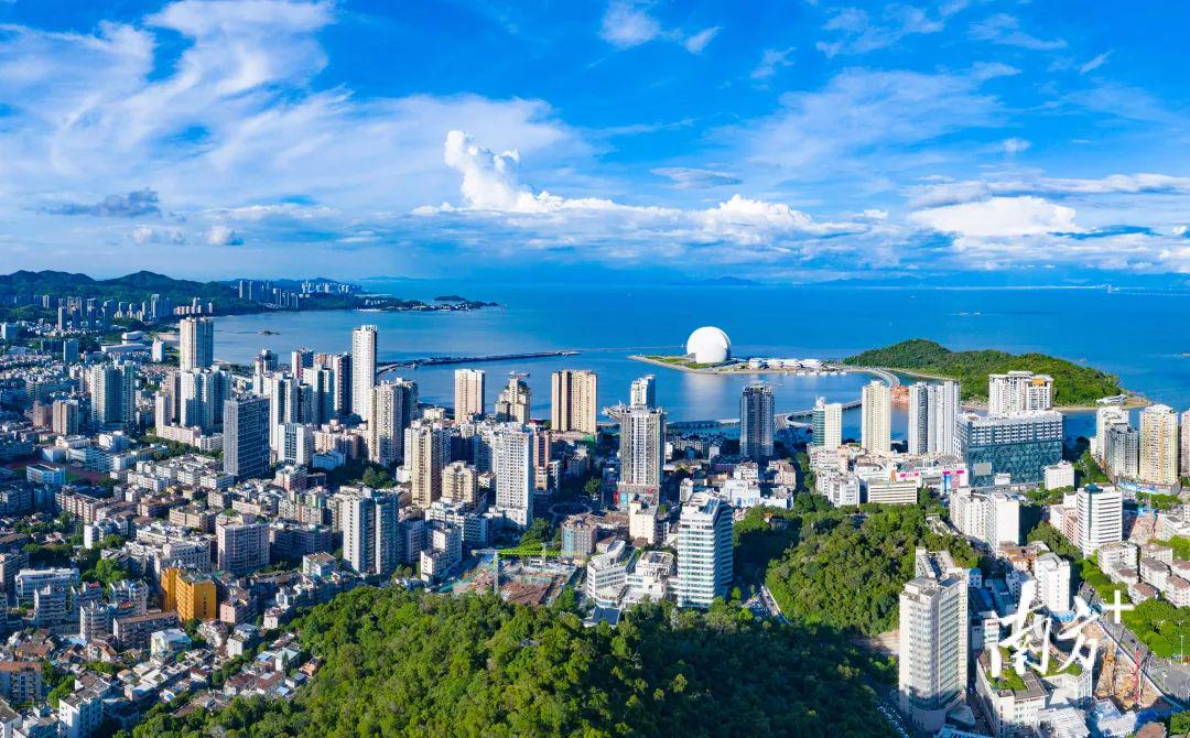 广东，改革开放先锋与现代建设的典范之路